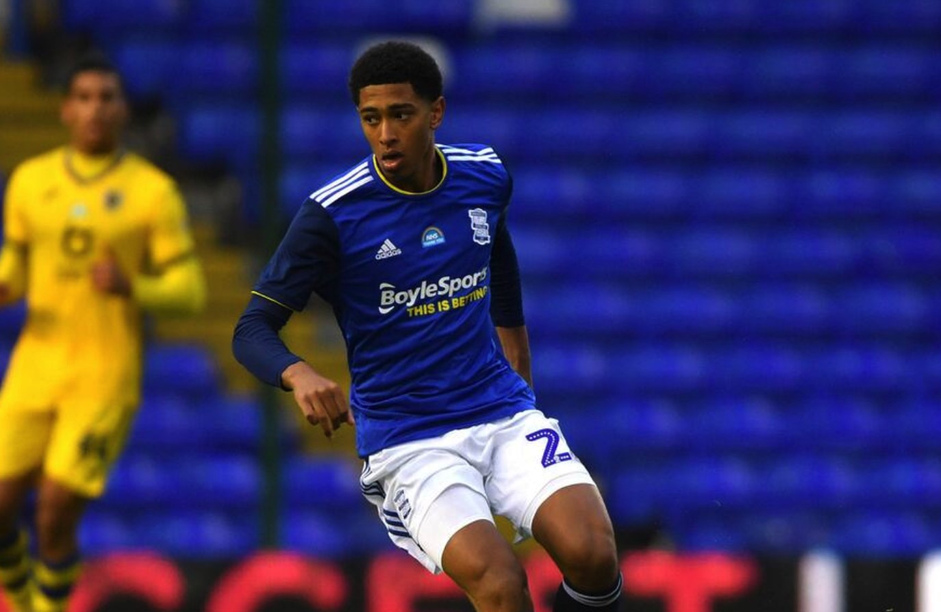 澳超战报：劳伦斯、潘宁顿建功，珀斯光荣2-1逆转喷气机（澳超赛况：劳伦斯、潘宁顿先后破门，珀斯光荣2-1逆转击败喷气机）