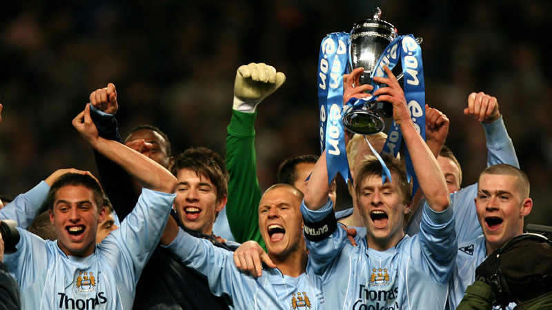 替补球员关键时刻助球队锁胜（替补球员末段发威锁定胜局）