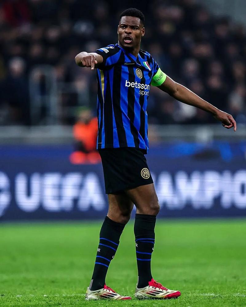 记者：阿根廷vs西班牙的南美欧洲超级杯将于3月27日举行（阿根廷对西班牙的南美欧洲超级杯定于3月27日开球）