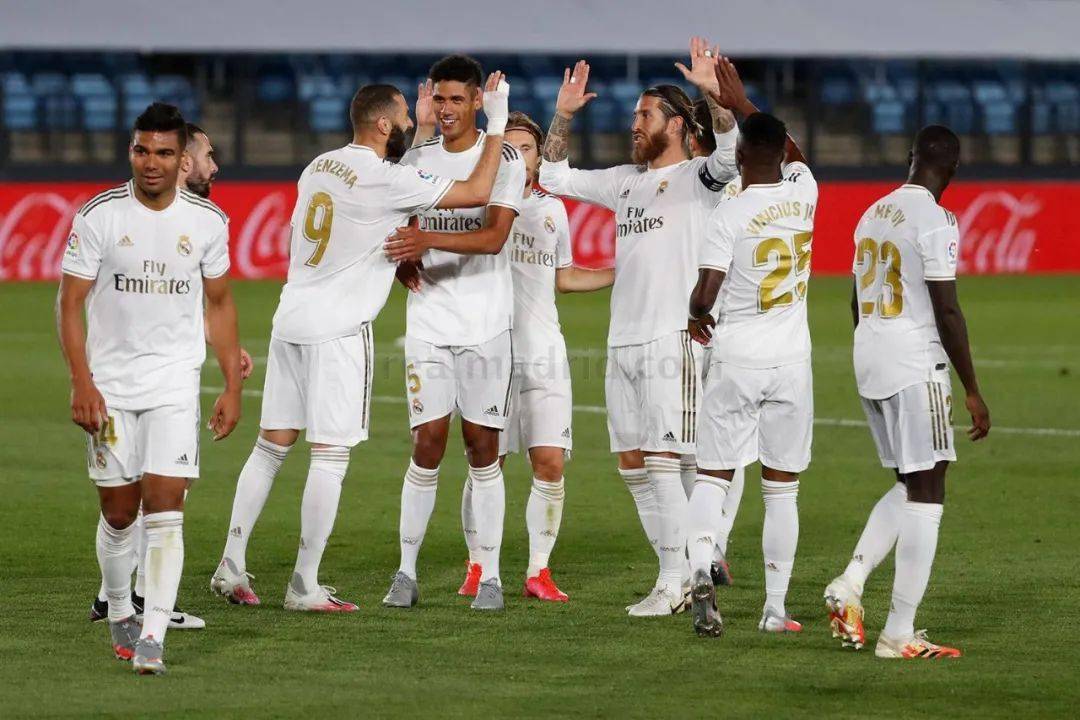 基耶萨冬窗去向成疑，意甲球队或再抛橄榄枝（基耶萨冬窗动向成谜，意甲多队或再度招手）