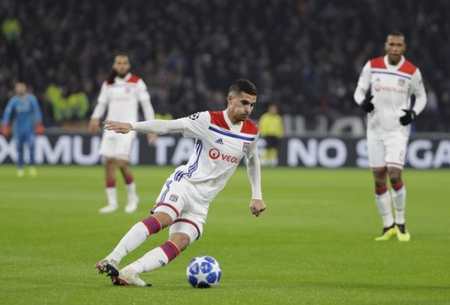 王钰栋新经纪公司：曾代理莱万、拜尔，旗下球员多在德国、瑞士踢球（王钰栋签约新经纪公司：曾代理莱万、拜尔，客户多在德国与瑞士联赛效力）