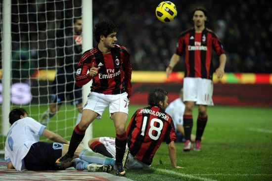 斯基拉：因西涅愿加盟拉齐奥，120万欧年薪签约至27年（斯基拉：因西涅愿投拉齐奥，年薪120万欧，合同至2027年）