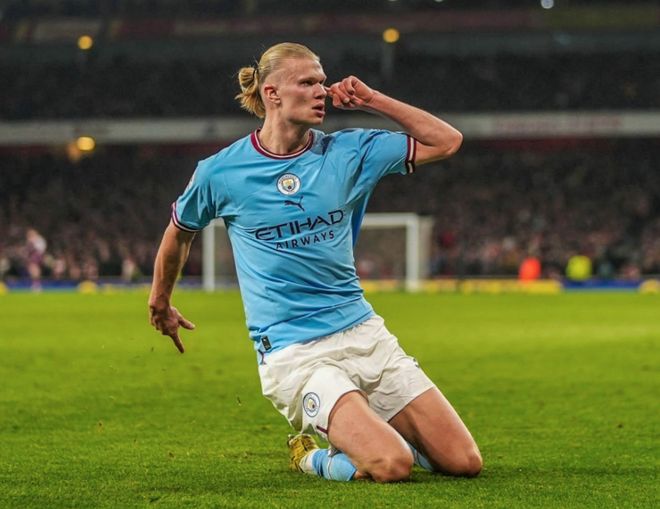 樊振东凭啥圈粉？王涛不教打球教做人，低调中的伟大！（樊振东何以圈粉无数？王涛重做人胜过教球，低调亦显伟大）