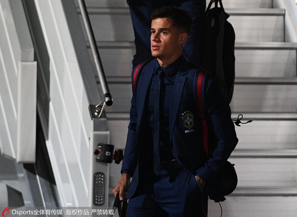 大连球迷给李昂留言寻求“信号”和“定心丸”，李昂点赞了（大连球迷向李昂留言求“信号”“定心丸”，已获其点赞）