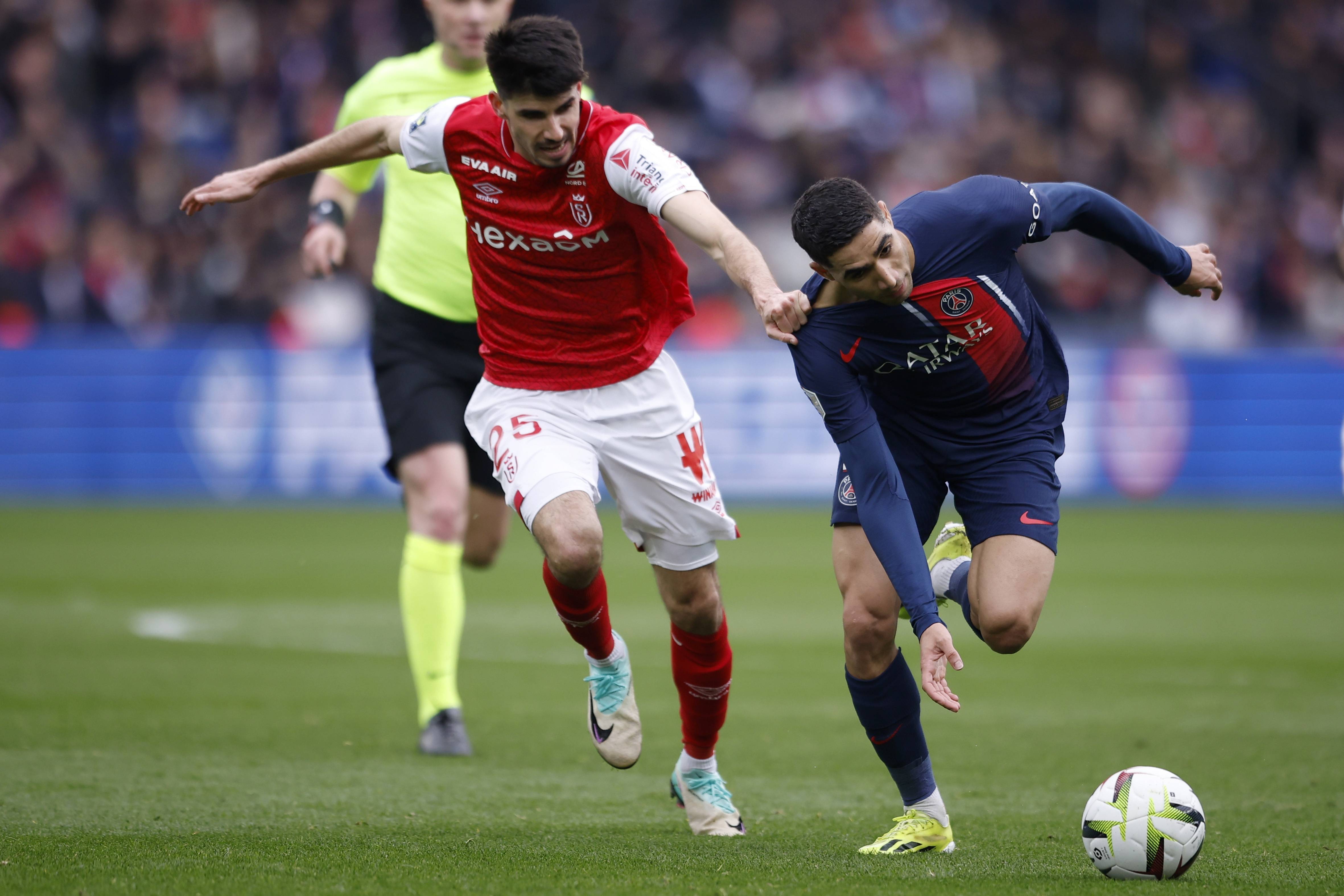 澳超半场：双方破门乏术，西悉尼流浪者暂0-0悉尼FC（澳超半场：西悉尼流浪者0-0悉尼FC，双方均无建树）