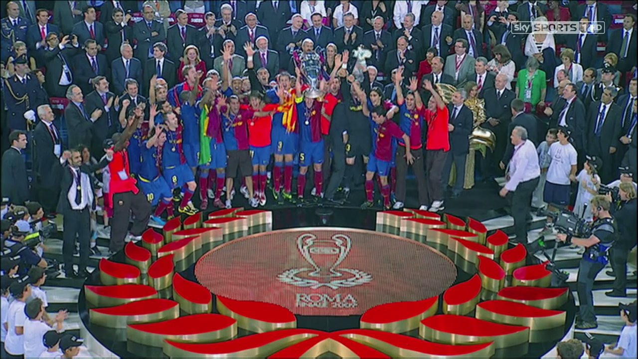 国安全队抵达北京，大兴机场内围满前来接机的国安球迷（国安全队回京，大兴机场挤满前来接机的国安球迷）